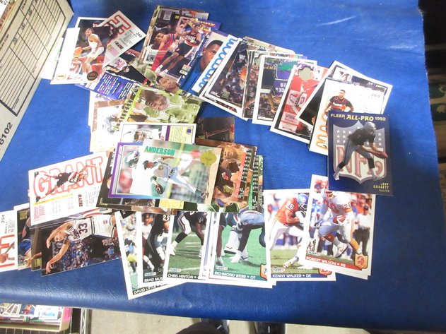 Image for Group of assorted sport cards
