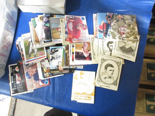 Image for Group of assorted sport cards