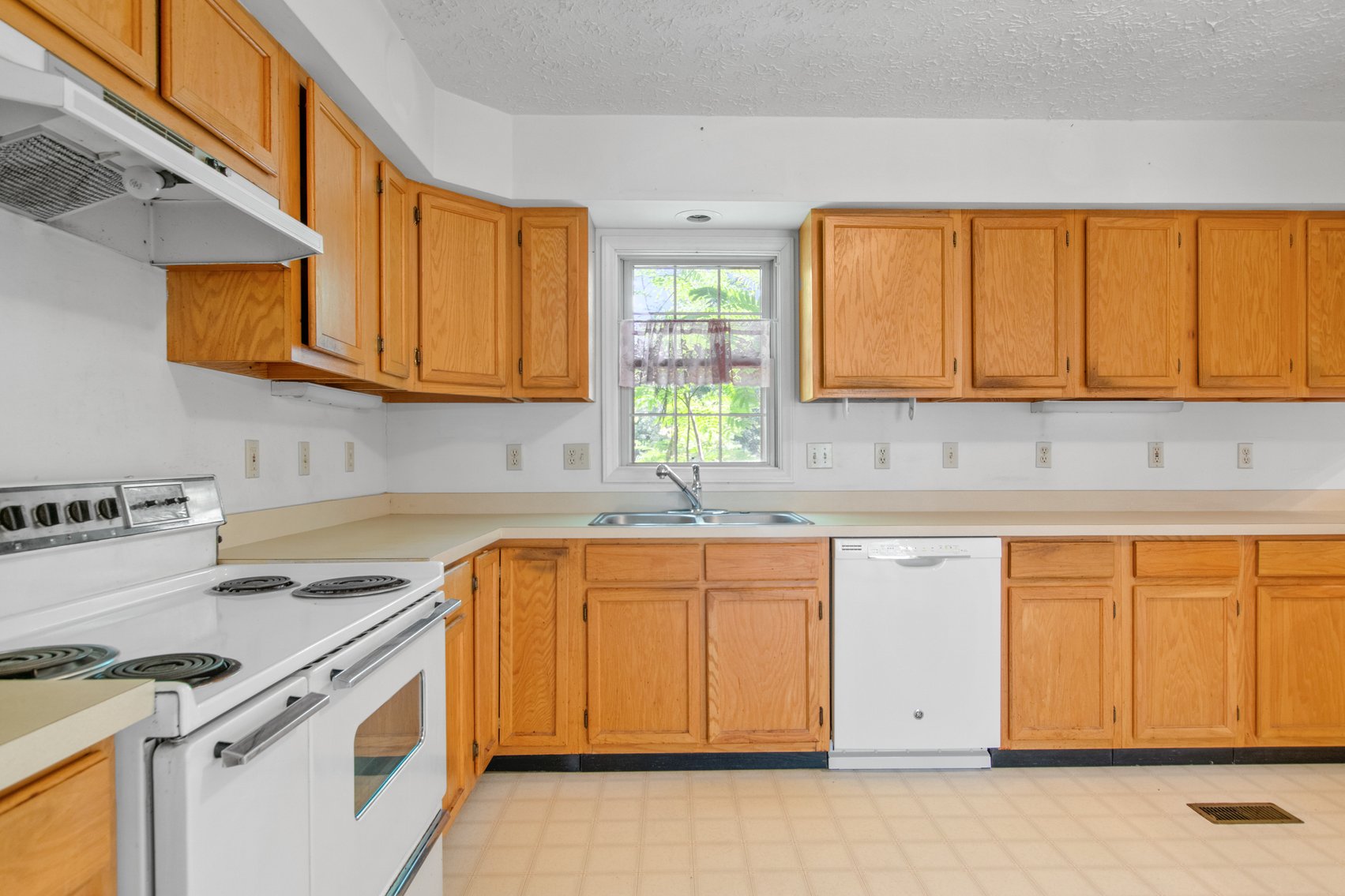 Image for Online and In Person Real Estate: 5308 Howery Road, Dublin, VA 24084