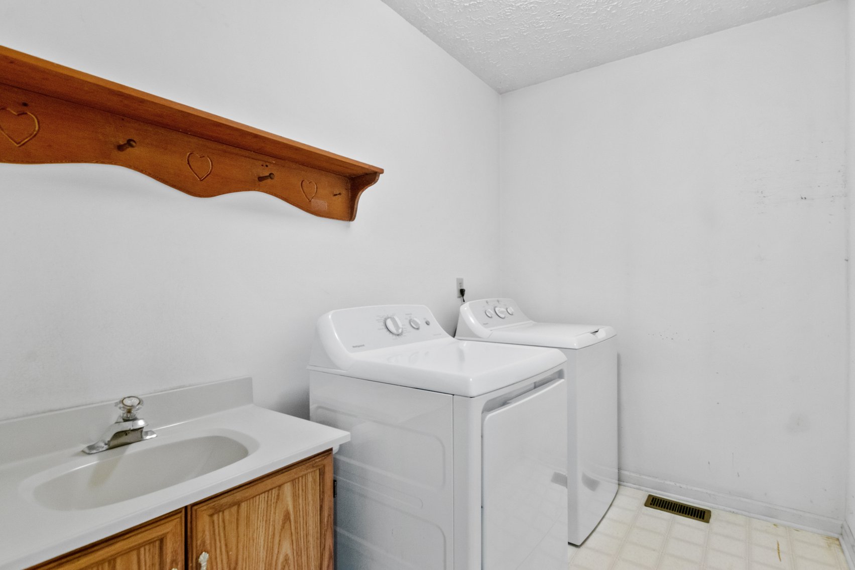 Image for Online and In Person Real Estate: 5308 Howery Road, Dublin, VA 24084