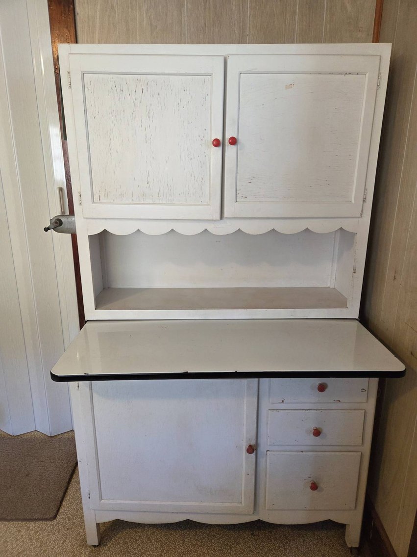 Image for Estate of Mary Paxton Kessler- Buchanan, Va | Pyrex, Fire-King, Uranium Glass & Salt & Pepper Collection