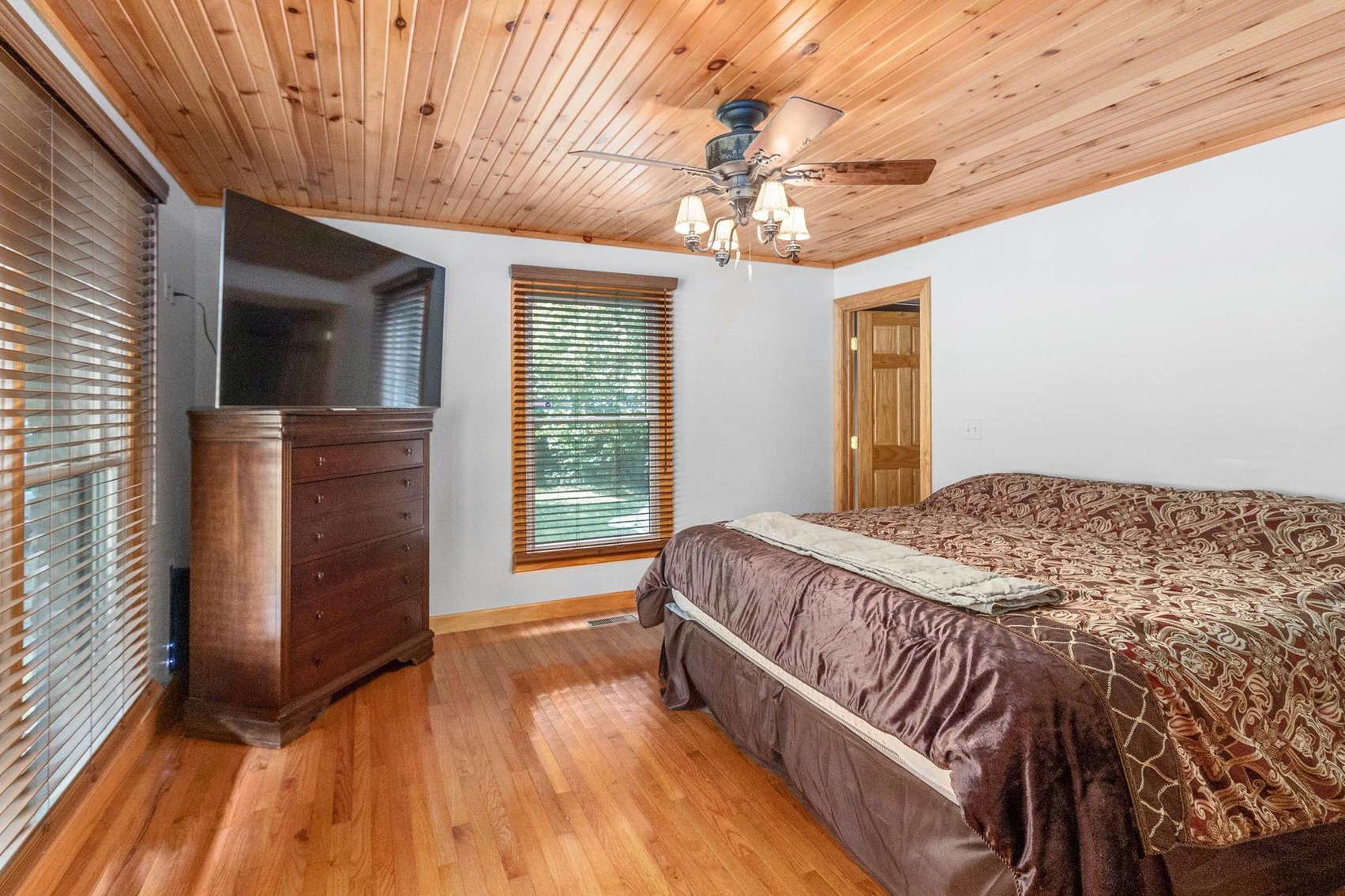 Image for SOLD $528,000 - Luxurious Cabin on 57 Acres in Upshur County