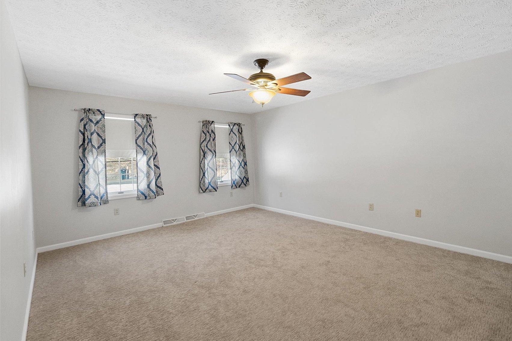 Image for SOLD $522,500 - Beautiful 4 Bedroom in Halleck Estates