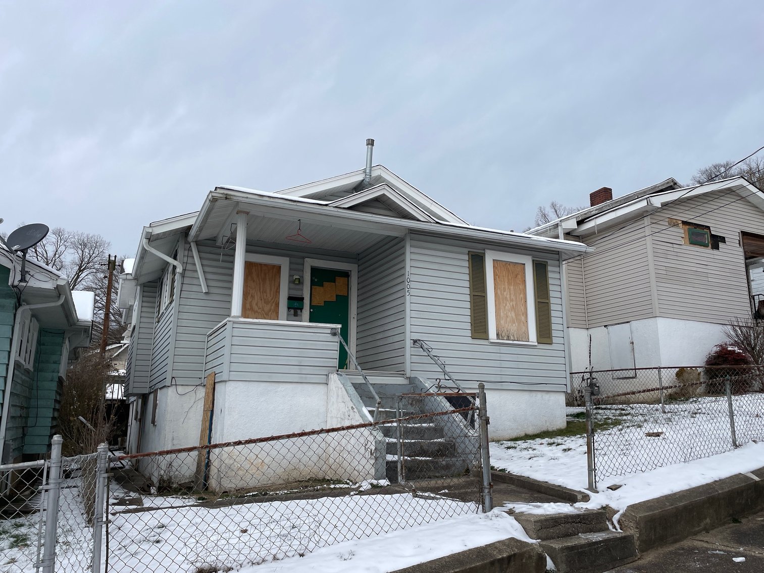 Image for SOLD $22,000 - 3 Bedroom Project Home in Charleston