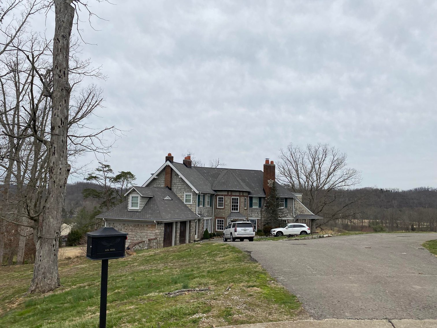 Image for SOLD $467,500 - 5 Bedroom House on Guyan Golf Course