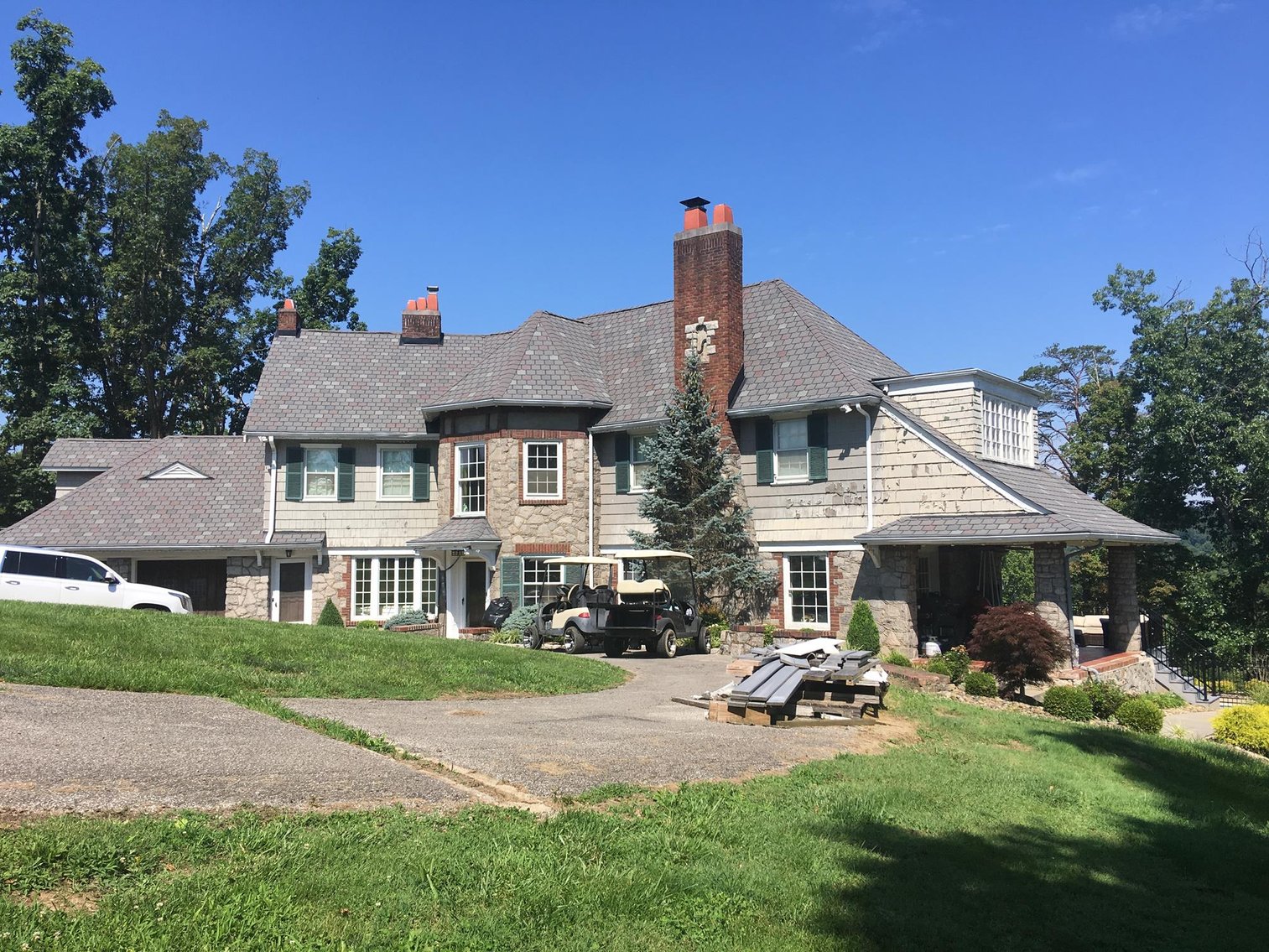 Image for SOLD $467,500 - 5 Bedroom House on Guyan Golf Course