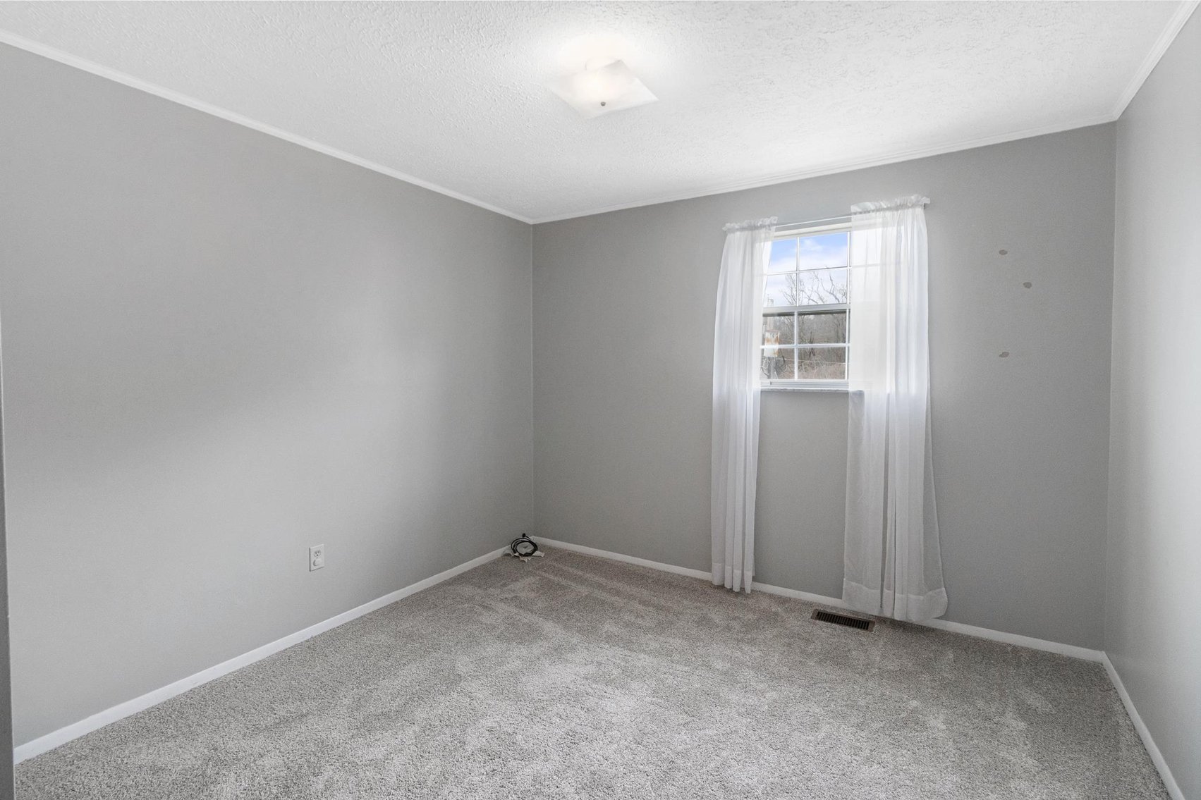 Image for Spacious, Move-in Ready 3 Bedroom in Fairmont