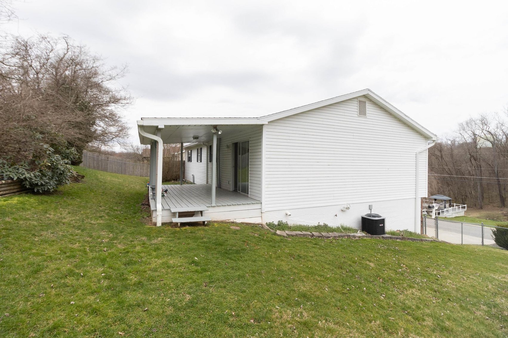 Image for Spacious, Move-in Ready 3 Bedroom in Fairmont