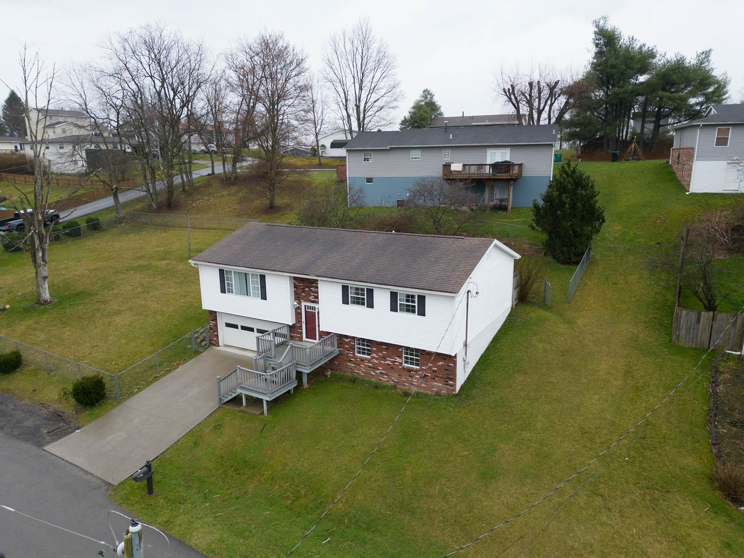 Image for Spacious, Move-in Ready 3 Bedroom in Fairmont