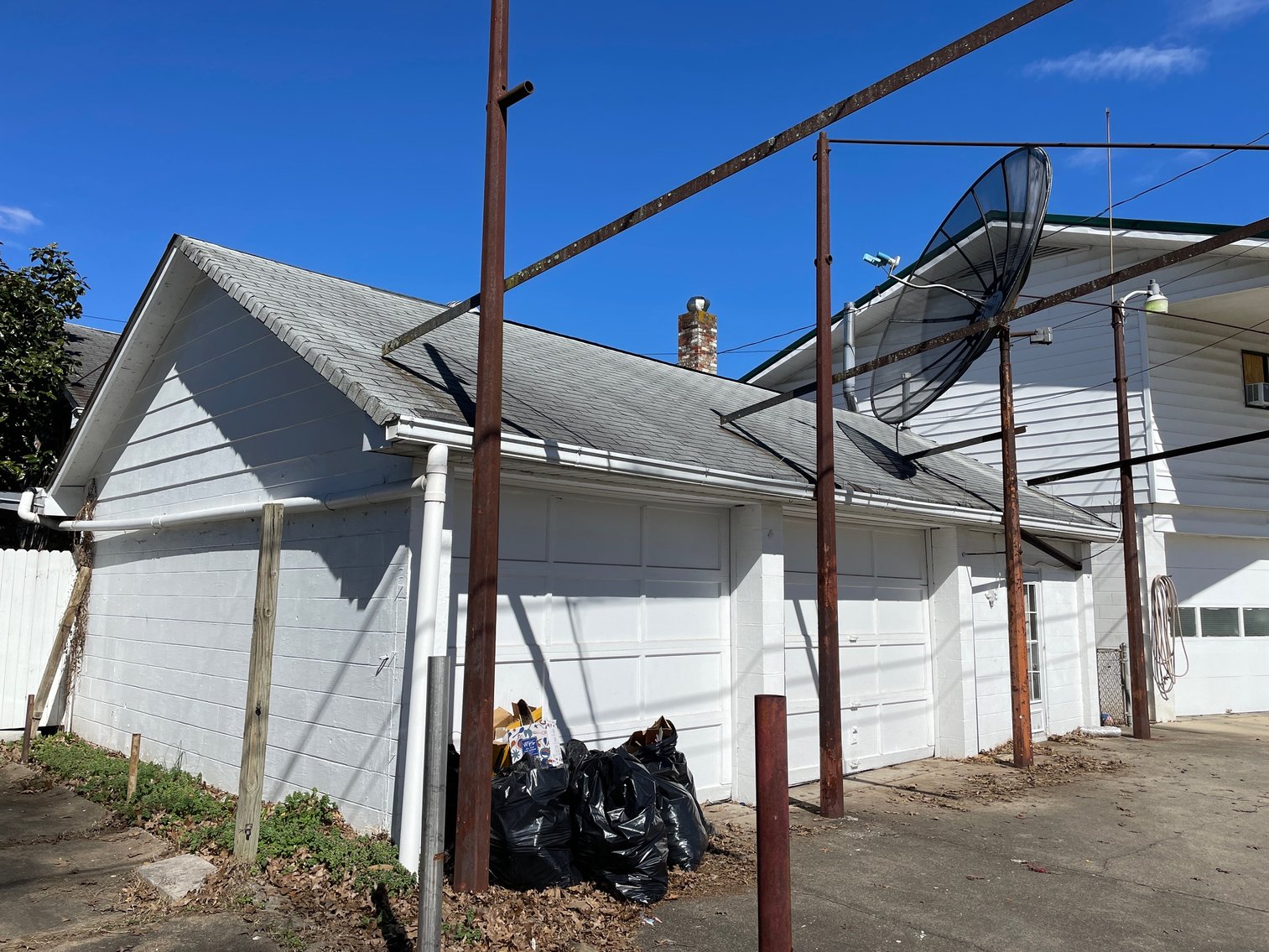 Image for SOLD $77,000 - Antique Brick 4 Bedroom Tri-Level Home