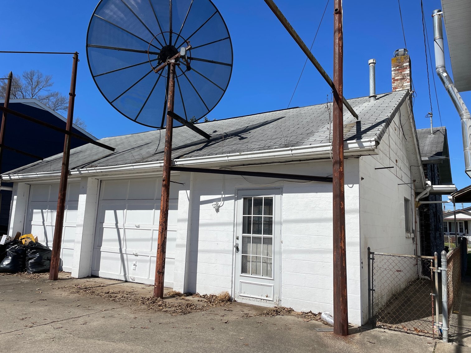 Image for SOLD $77,000 - Antique Brick 4 Bedroom Tri-Level Home