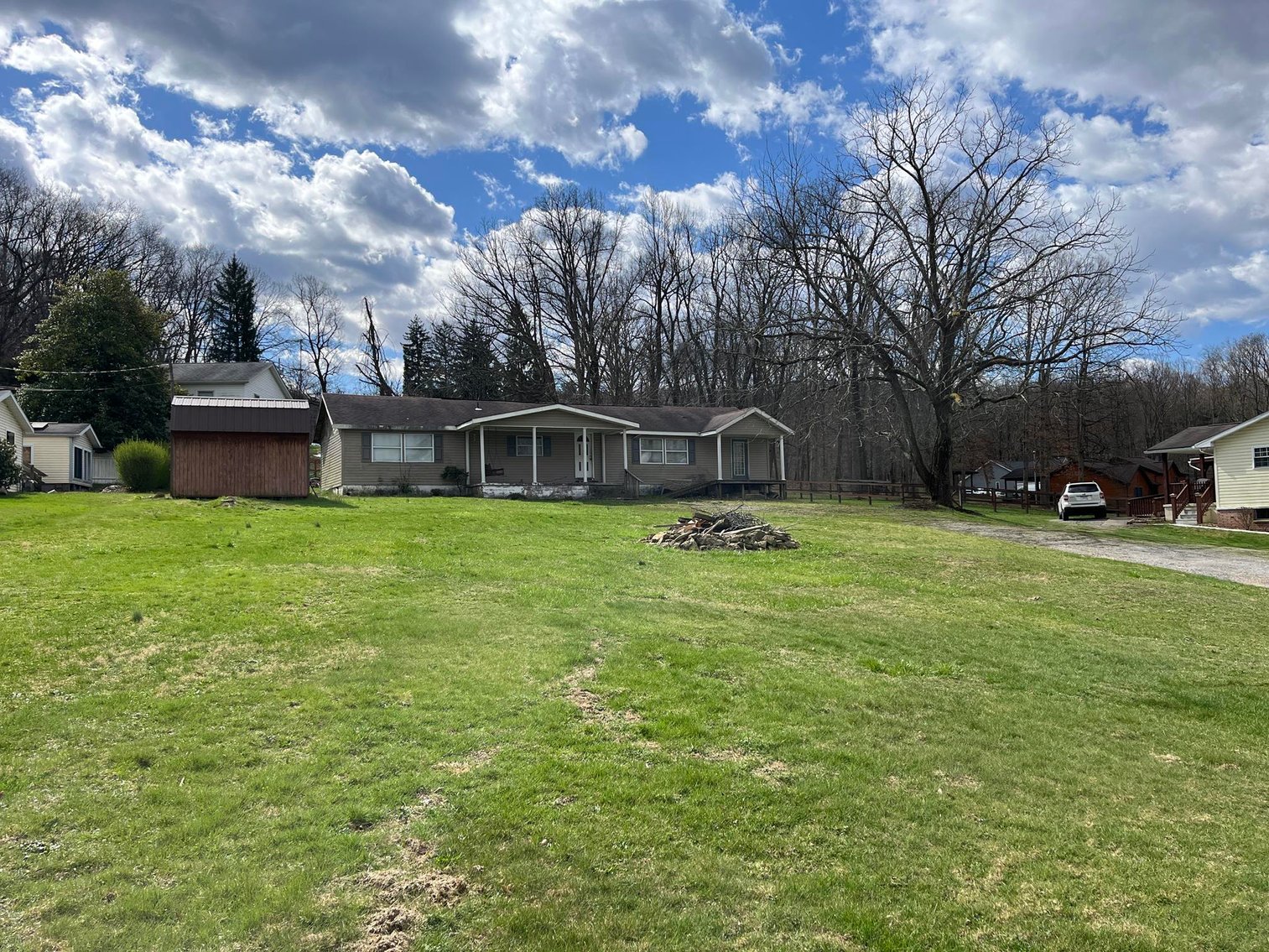 Image for SOLD $73,700 - 3 Bedroom in Morgantown Selling to the Highest Bidder