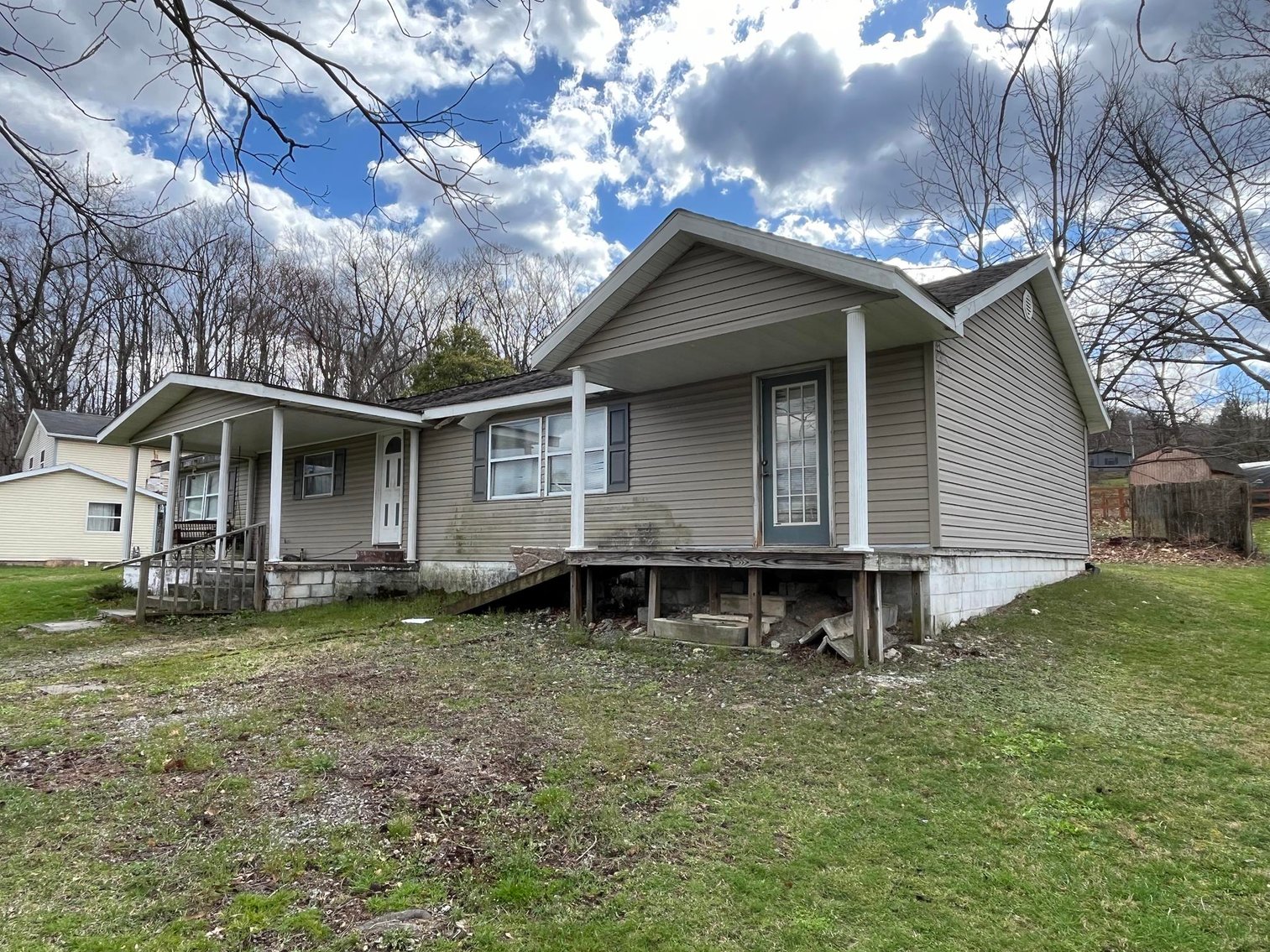 Image for SOLD $73,700 - 3 Bedroom in Morgantown Selling to the Highest Bidder
