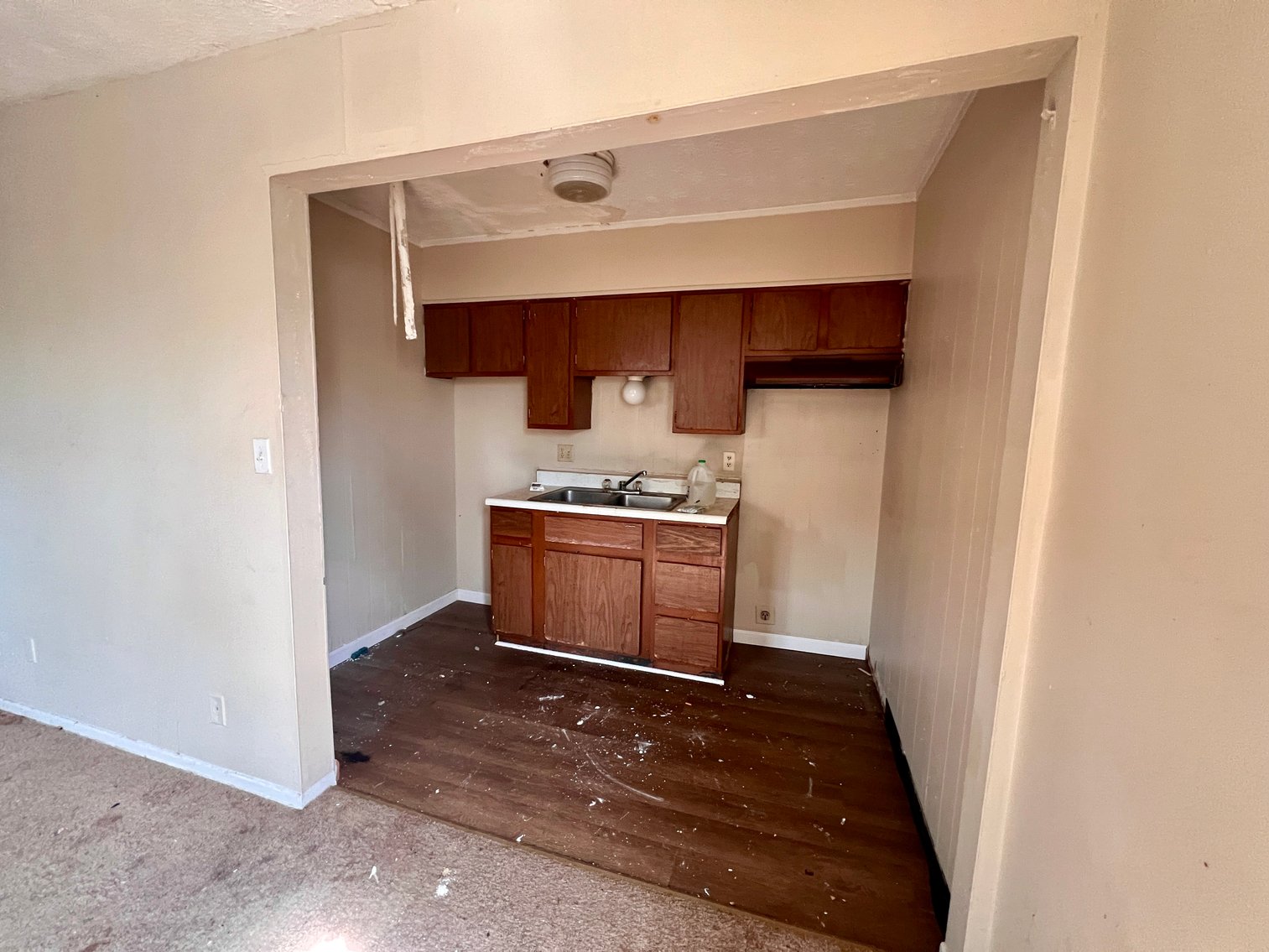 Image for SOLD $327,250 - Income Generating 16-Unit Apartment Building