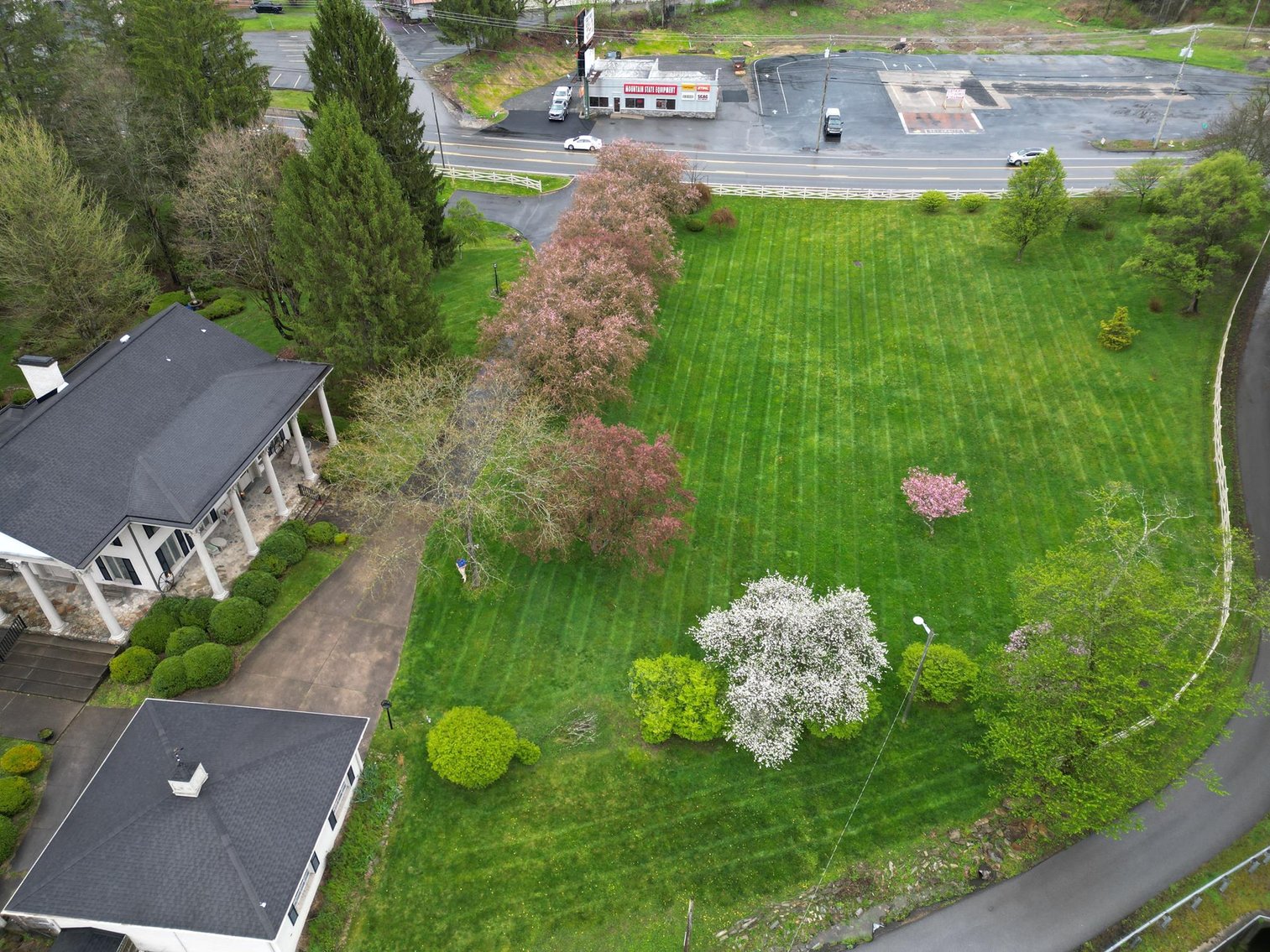 Image for SOLD $561,000 - Luxurious Colonial Estate on 5.9 Acres in Raleigh County