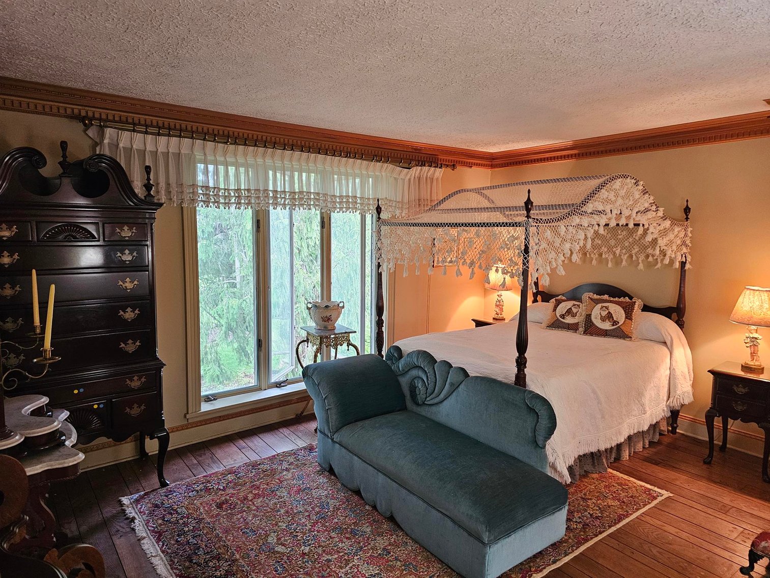 Image for SOLD $561,000 - Luxurious Colonial Estate on 5.9 Acres in Raleigh County