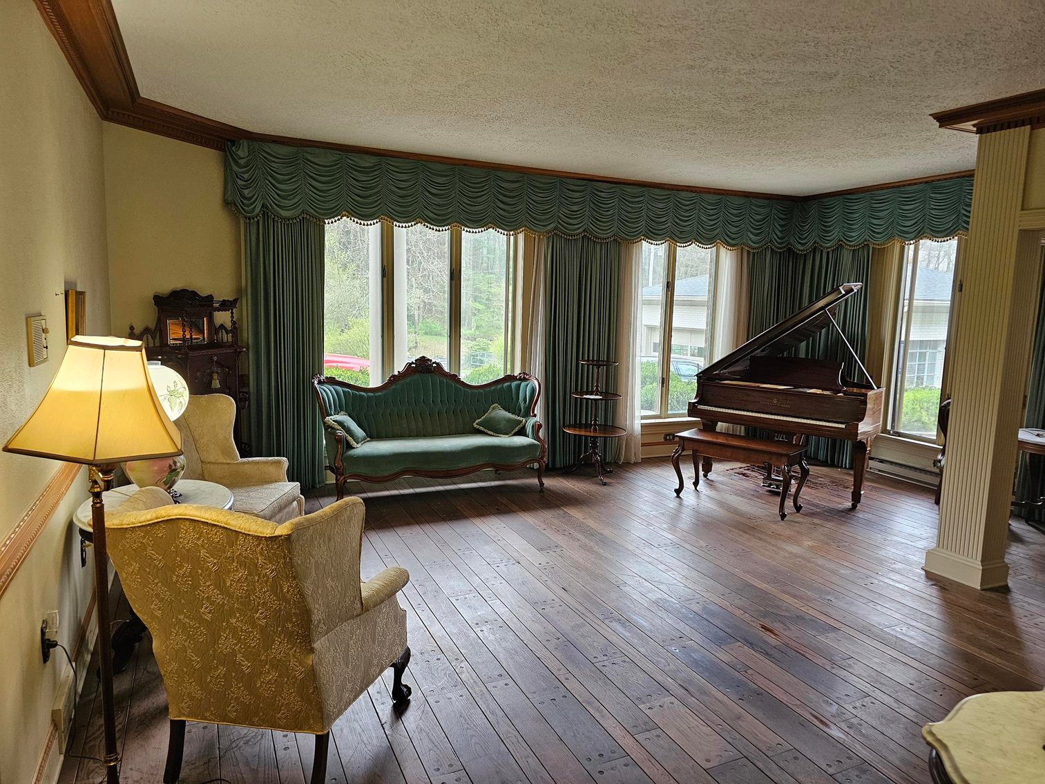 Image for SOLD $561,000 - Luxurious Colonial Estate on 5.9 Acres in Raleigh County