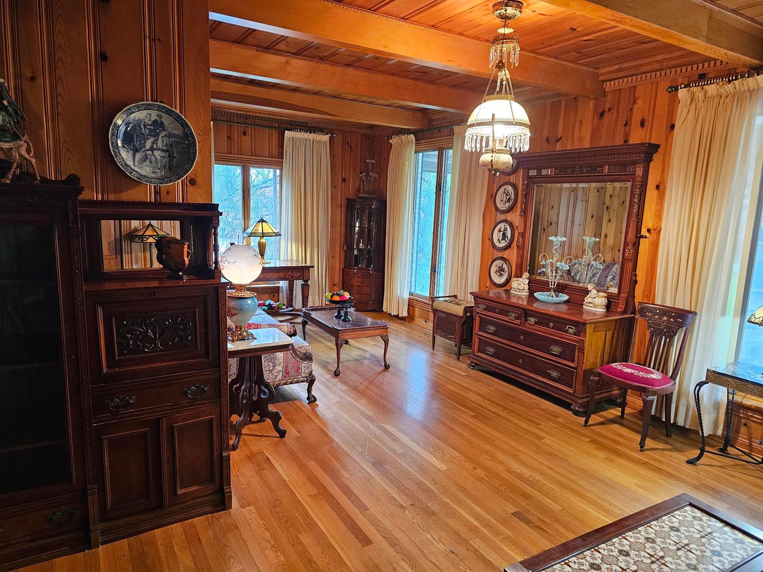 Image for SOLD $561,000 - Luxurious Colonial Estate on 5.9 Acres in Raleigh County