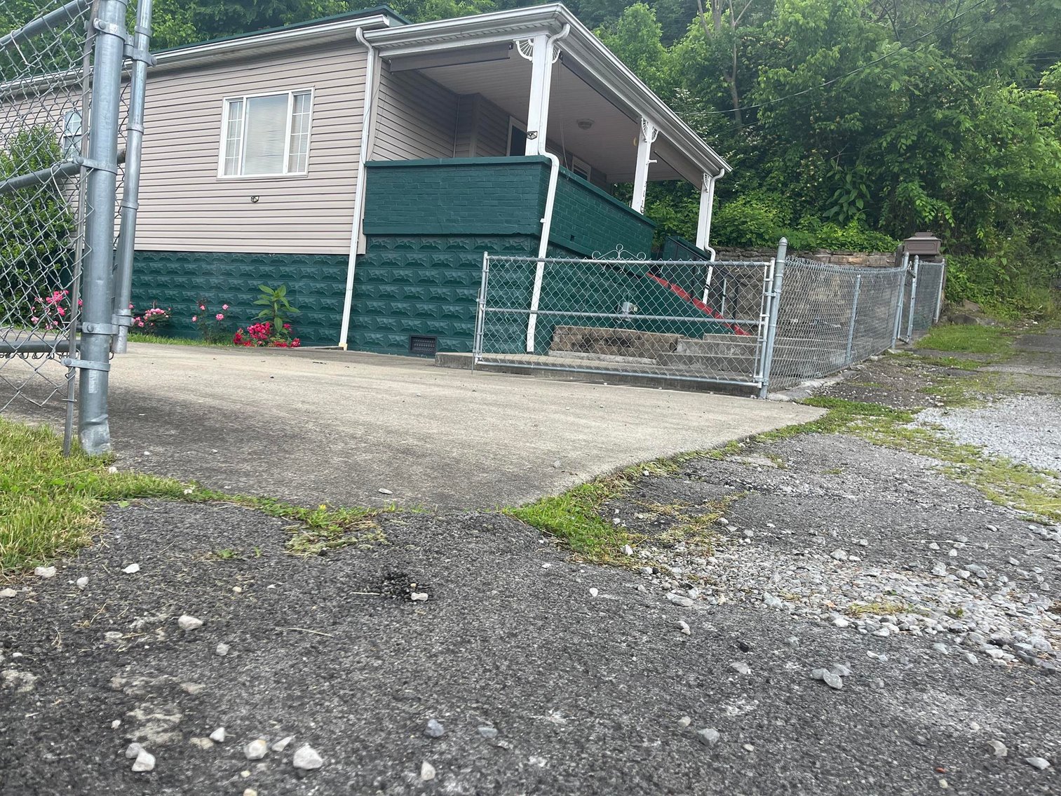 Image for SOLD $46,200 - 3 Bedroom with Full Basement in Williamson