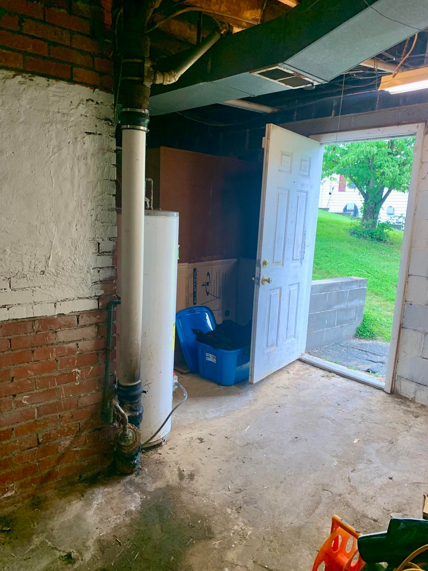 Image for SOLD $43,010 - 2 Bedroom on Large Lot in Huntington Selling to Highest Bidder