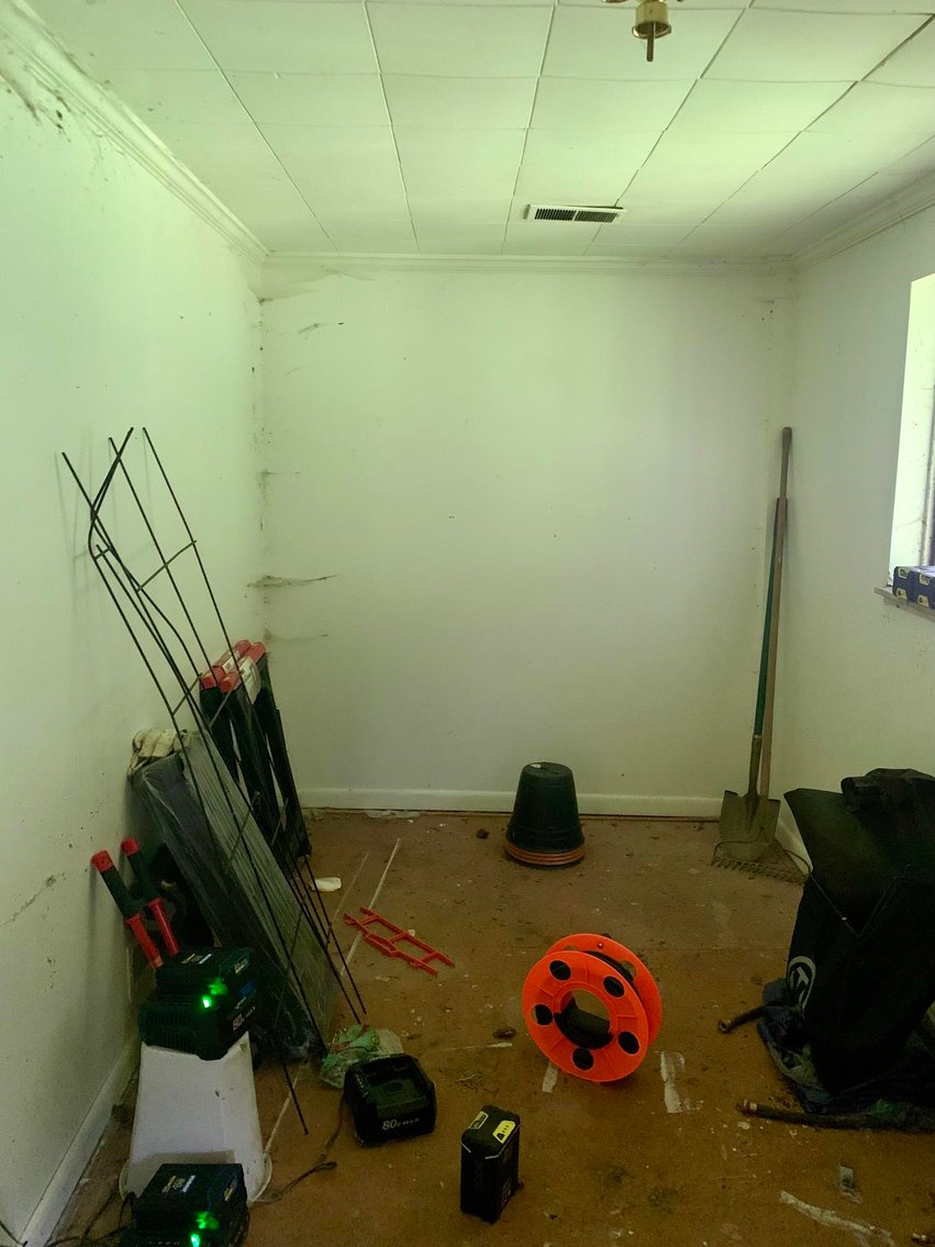 Image for SOLD $43,010 - 2 Bedroom on Large Lot in Huntington Selling to Highest Bidder