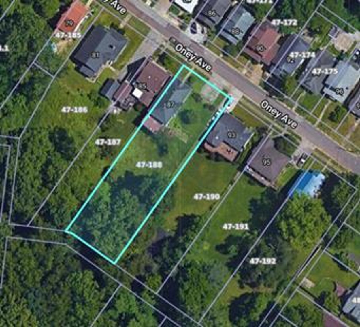 Image for SOLD $43,010 - 2 Bedroom on Large Lot in Huntington Selling to Highest Bidder