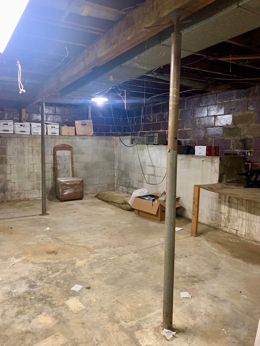 Image for SOLD $43,010 - 2 Bedroom on Large Lot in Huntington Selling to Highest Bidder