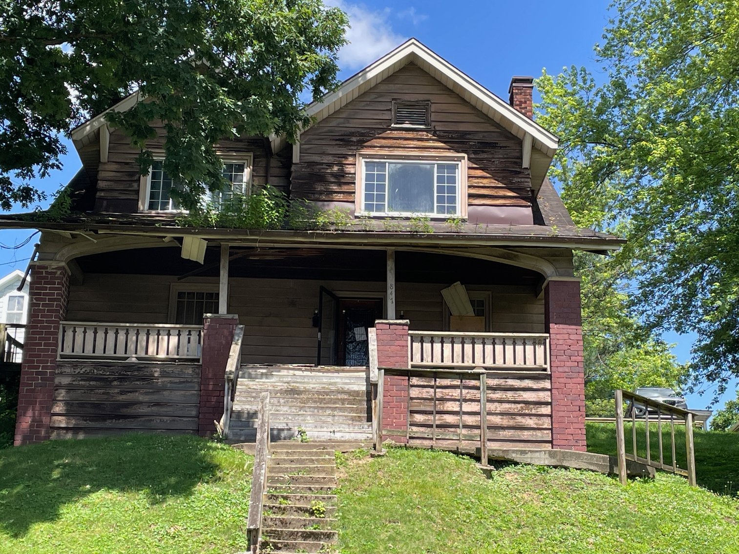 Image for SOLD $22,000 - 3 Bedroom Project Home in Charleston Selling to the Highest Bidder