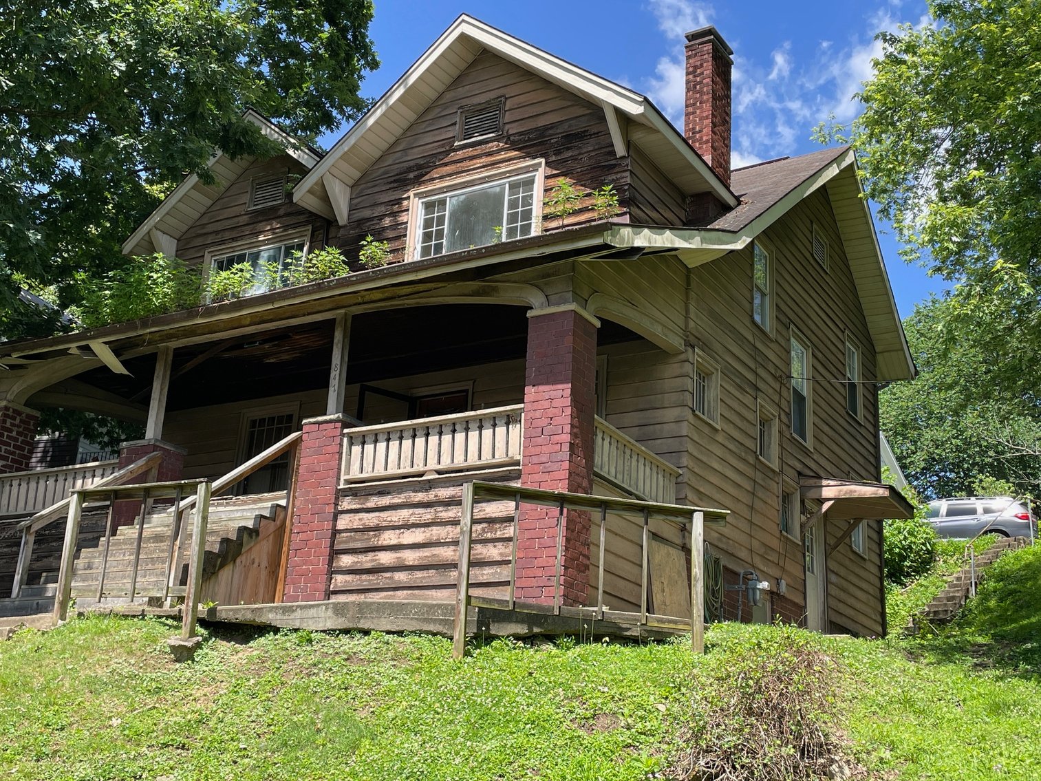 Image for SOLD $22,000 - 3 Bedroom Project Home in Charleston Selling to the Highest Bidder