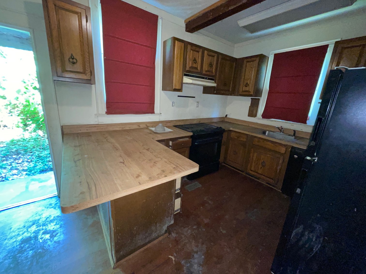 Image for SOLD $22,000 - 3 Bedroom Project Home in Charleston Selling to the Highest Bidder