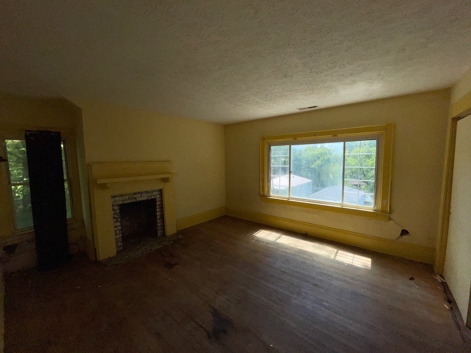 Image for SOLD $22,000 - 3 Bedroom Project Home in Charleston Selling to the Highest Bidder