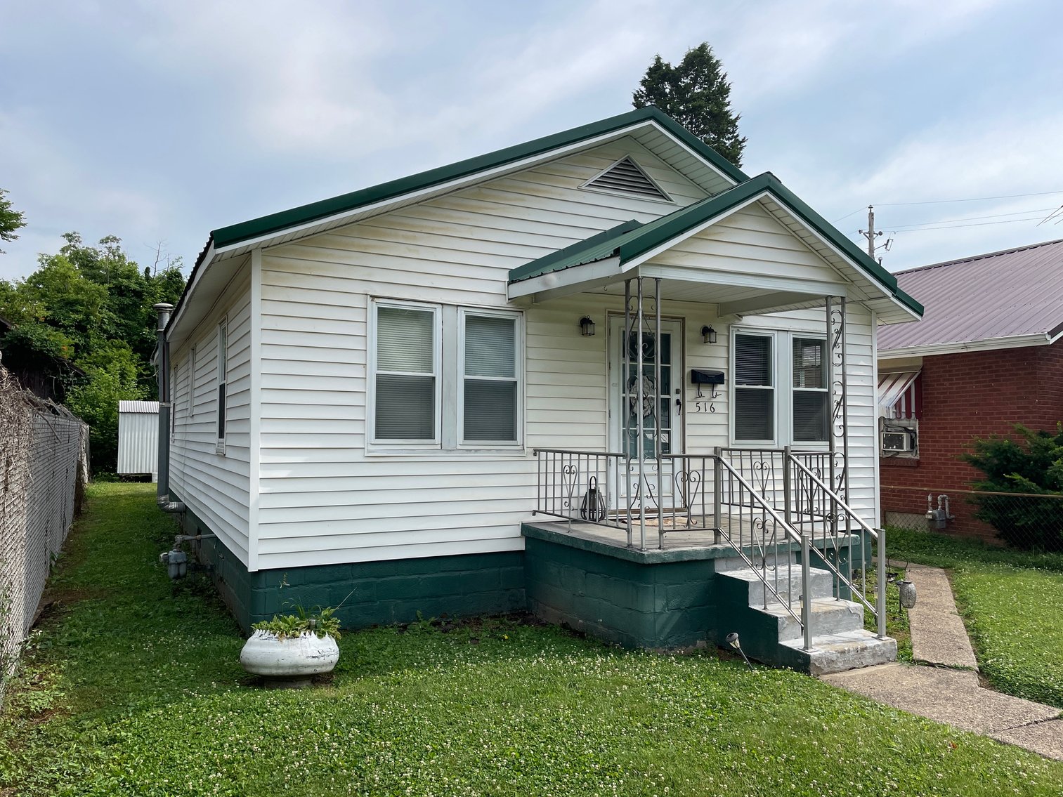 Image for SOLD $48,400 - Clean 2-Bedroom in Huntington