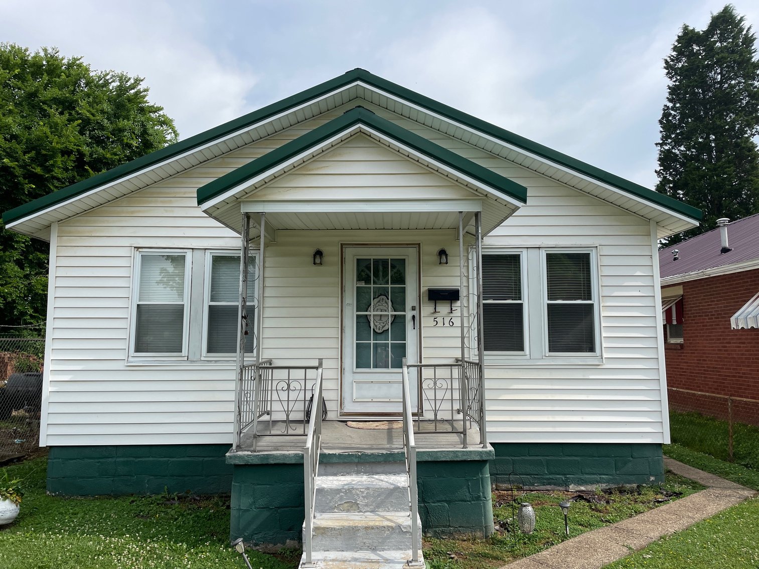 Image for SOLD $48,400 - Clean 2-Bedroom in Huntington