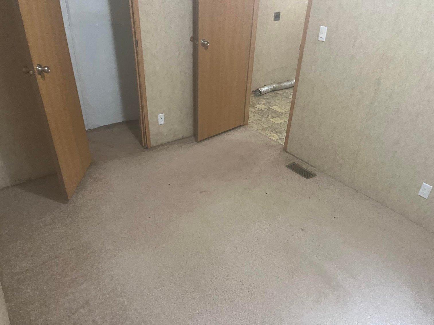 Image for SOLD $32,450 - Cozy Home in Ravenswood Selling to the Highest Bidder