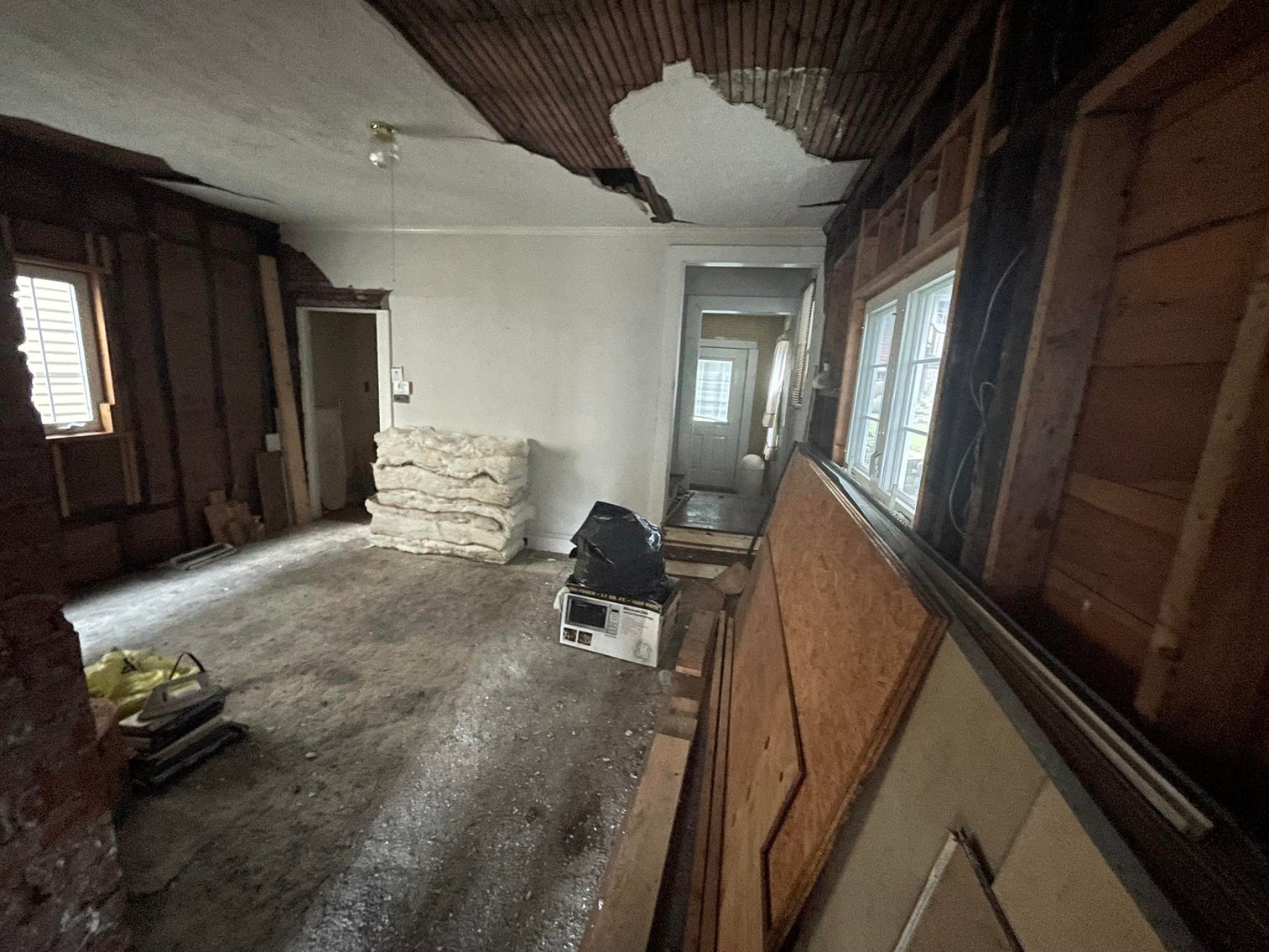 Image for SOLD - 2 Bedroom Project Home Selling to the Highest Bidder