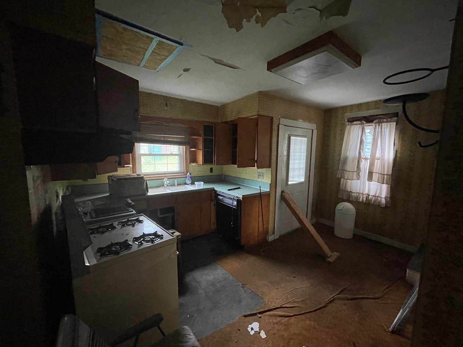 Image for SOLD - 2 Bedroom Project Home Selling to the Highest Bidder