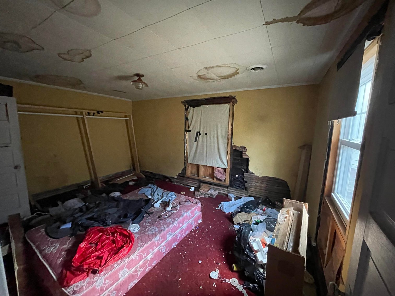 Image for SOLD - 2 Bedroom Project Home Selling to the Highest Bidder