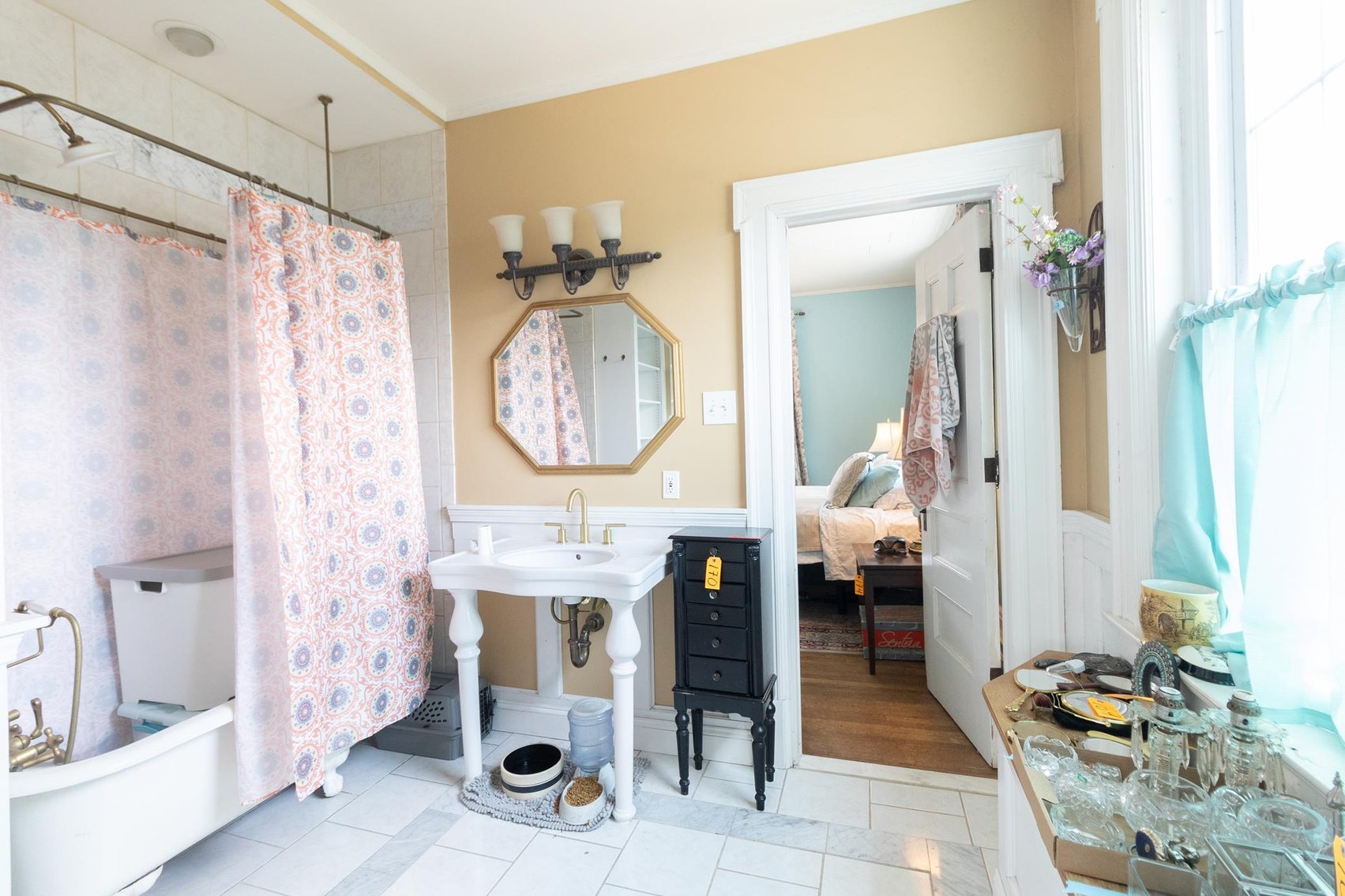 Image for SOLD $286,000 - Huge 7 Bedroom on 1.31 Acres in Waynesburg