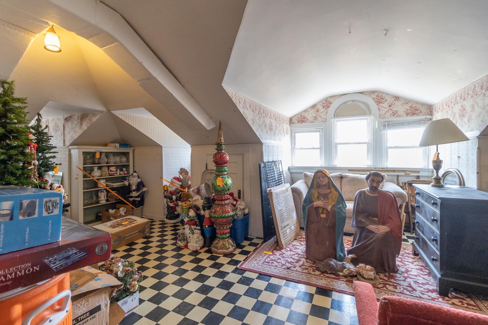 Image for SOLD $286,000 - Huge 7 Bedroom on 1.31 Acres in Waynesburg