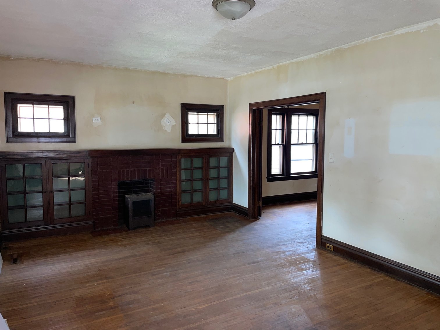 Image for SOLD $42,900 - 2 Bedroom Brick Cape Cod in Huntington