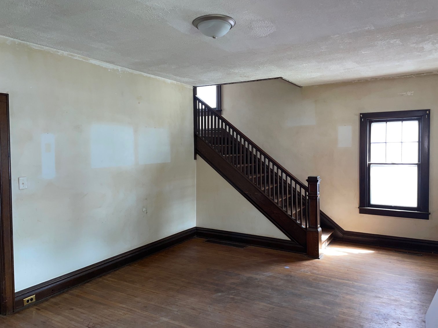 Image for SOLD $42,900 - 2 Bedroom Brick Cape Cod in Huntington