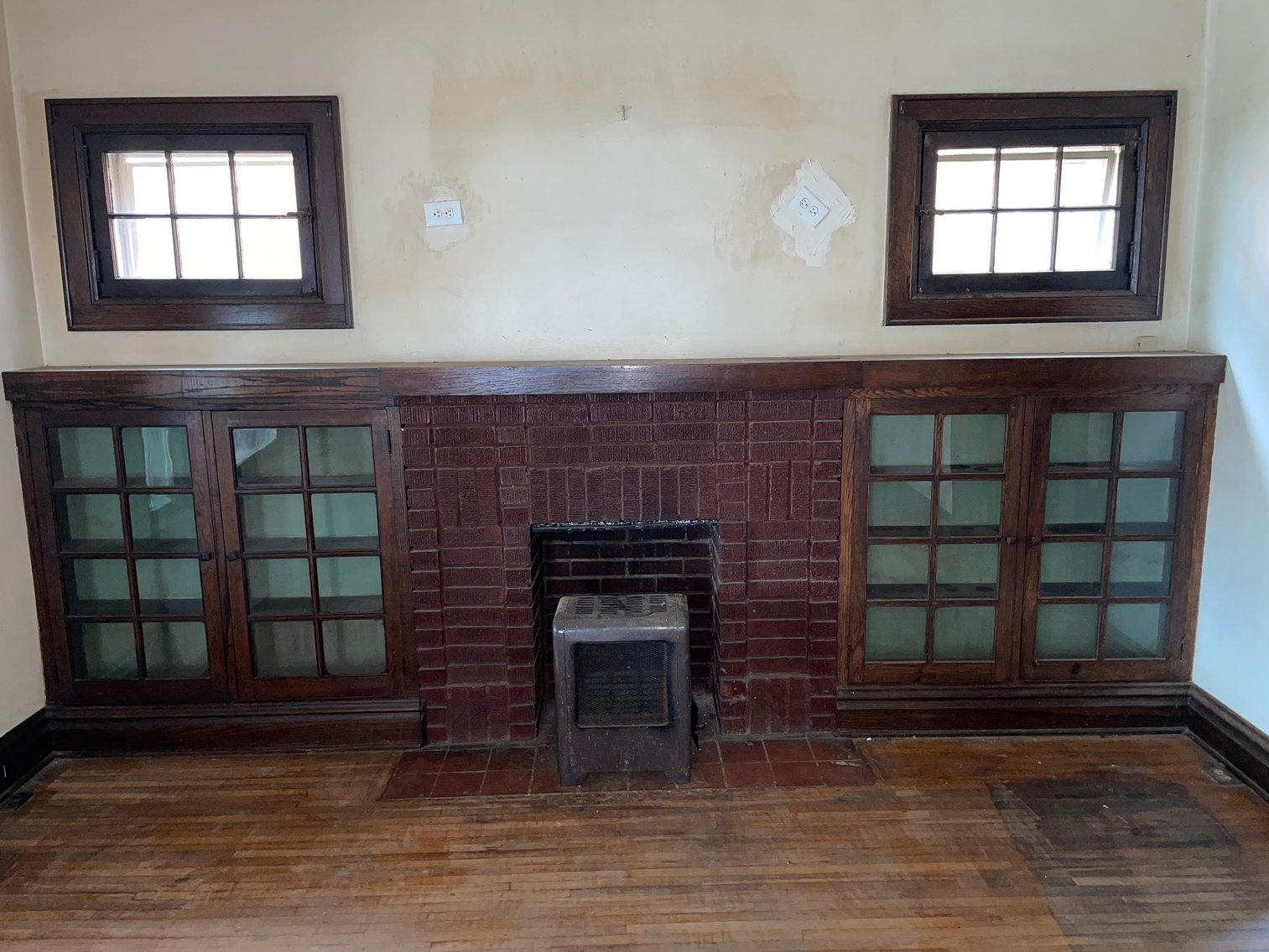 Image for SOLD $42,900 - 2 Bedroom Brick Cape Cod in Huntington