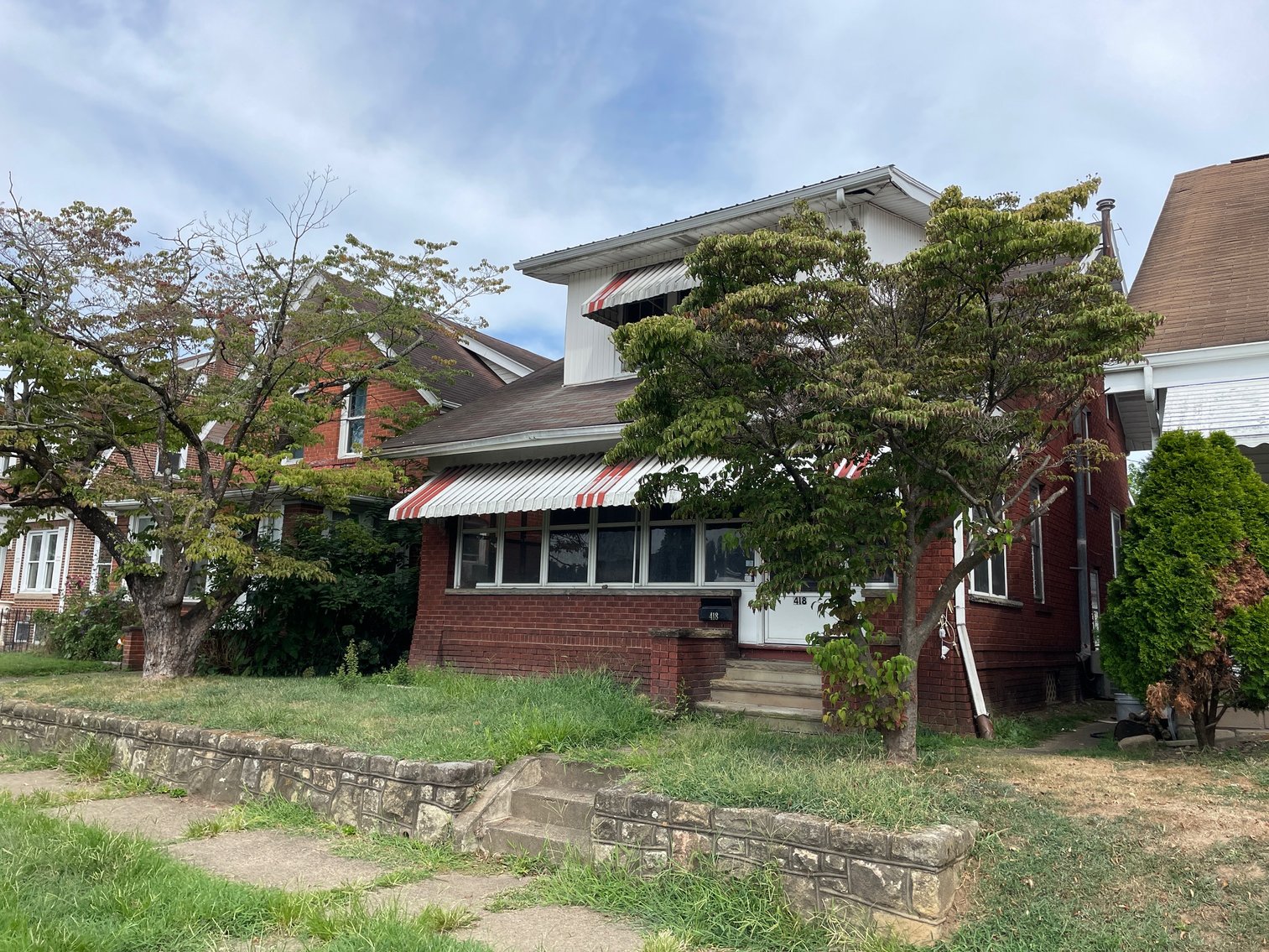 Image for SOLD $42,900 - 2 Bedroom Brick Cape Cod in Huntington