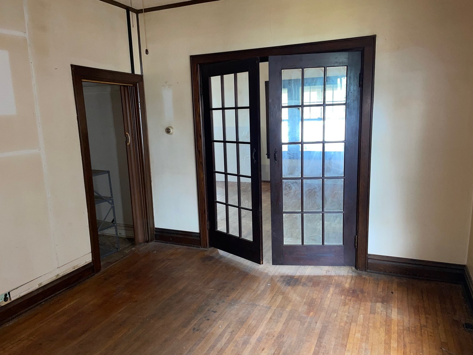 Image for SOLD $42,900 - 2 Bedroom Brick Cape Cod in Huntington