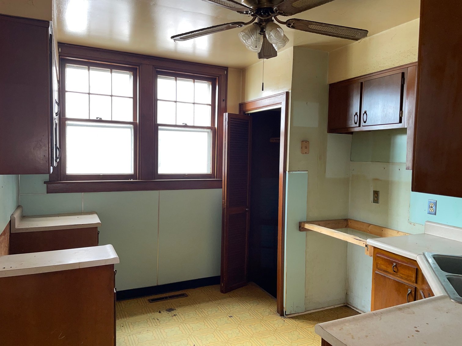 Image for SOLD $42,900 - 2 Bedroom Brick Cape Cod in Huntington