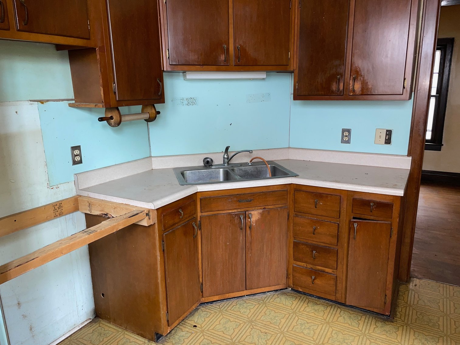 Image for SOLD $42,900 - 2 Bedroom Brick Cape Cod in Huntington