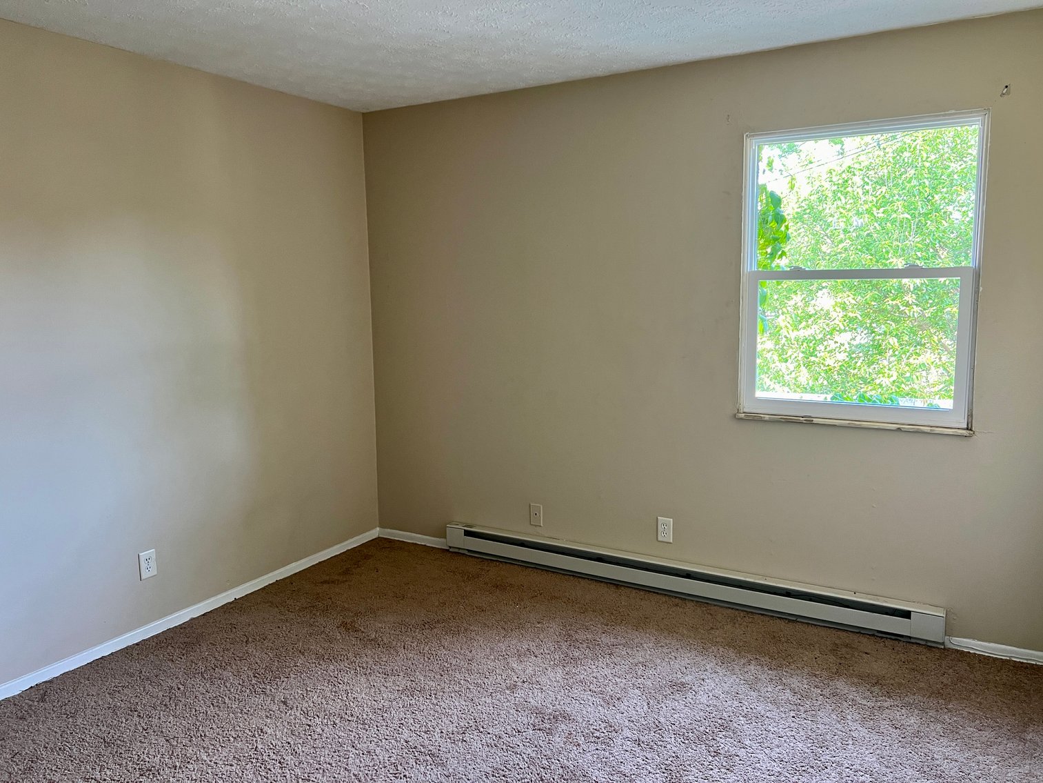 Image for 16-Unit Apartment Building with Great Potential in Huntington