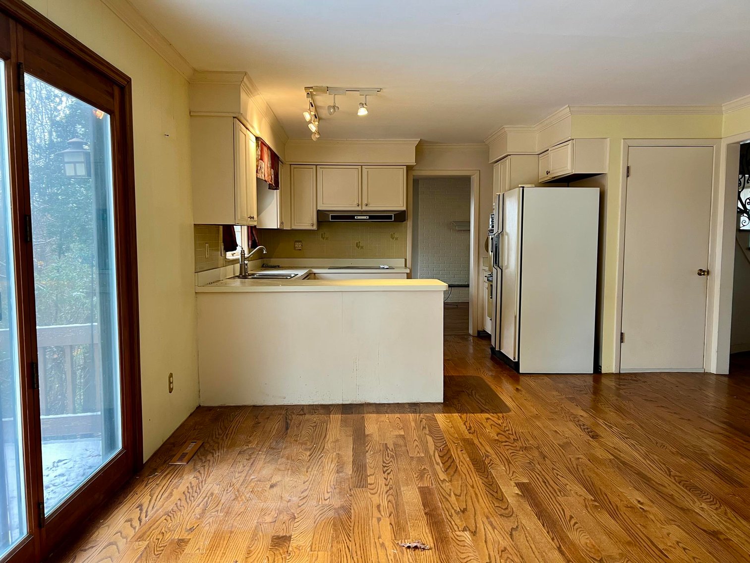 Image for SOLD $121,000 - Classic 4 Bedroom Home in South Charleston