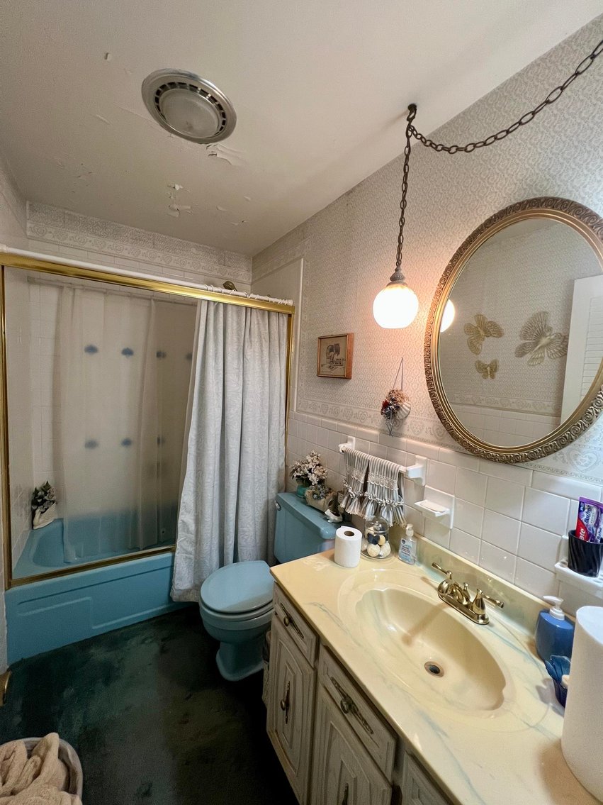 Image for SOLD $162,250 - Classic Brick 5 Bedroom on 2 ½ Acres in Huntington