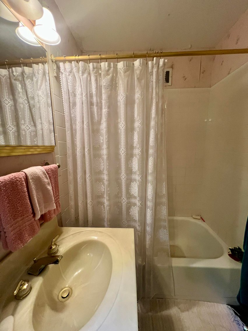 Image for SOLD $162,250 - Classic Brick 5 Bedroom on 2 ½ Acres in Huntington